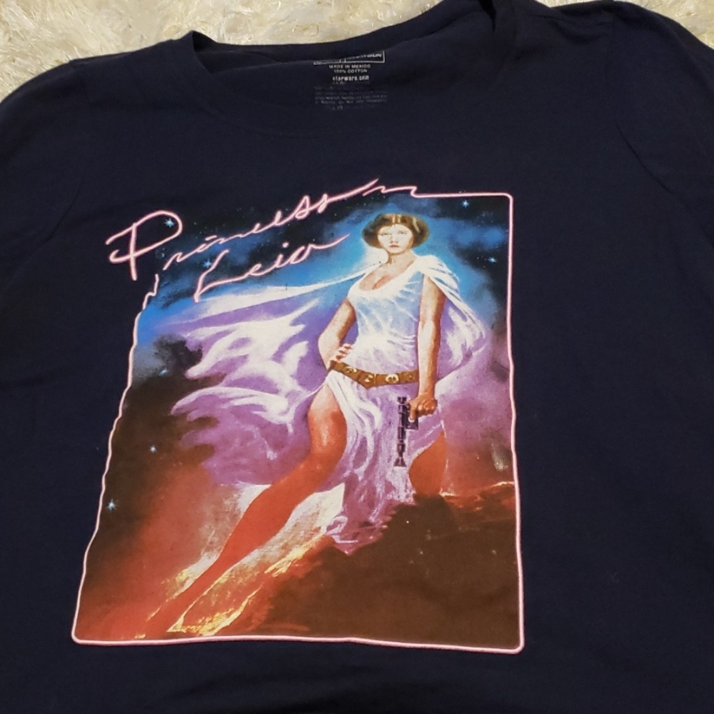 Women's size L Star Wars Shirt